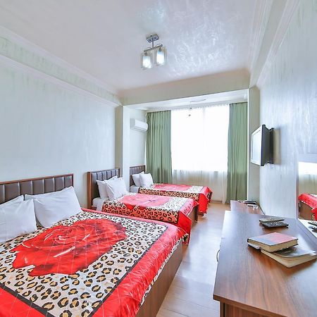 Royal Hotel Batumi Exterior photo