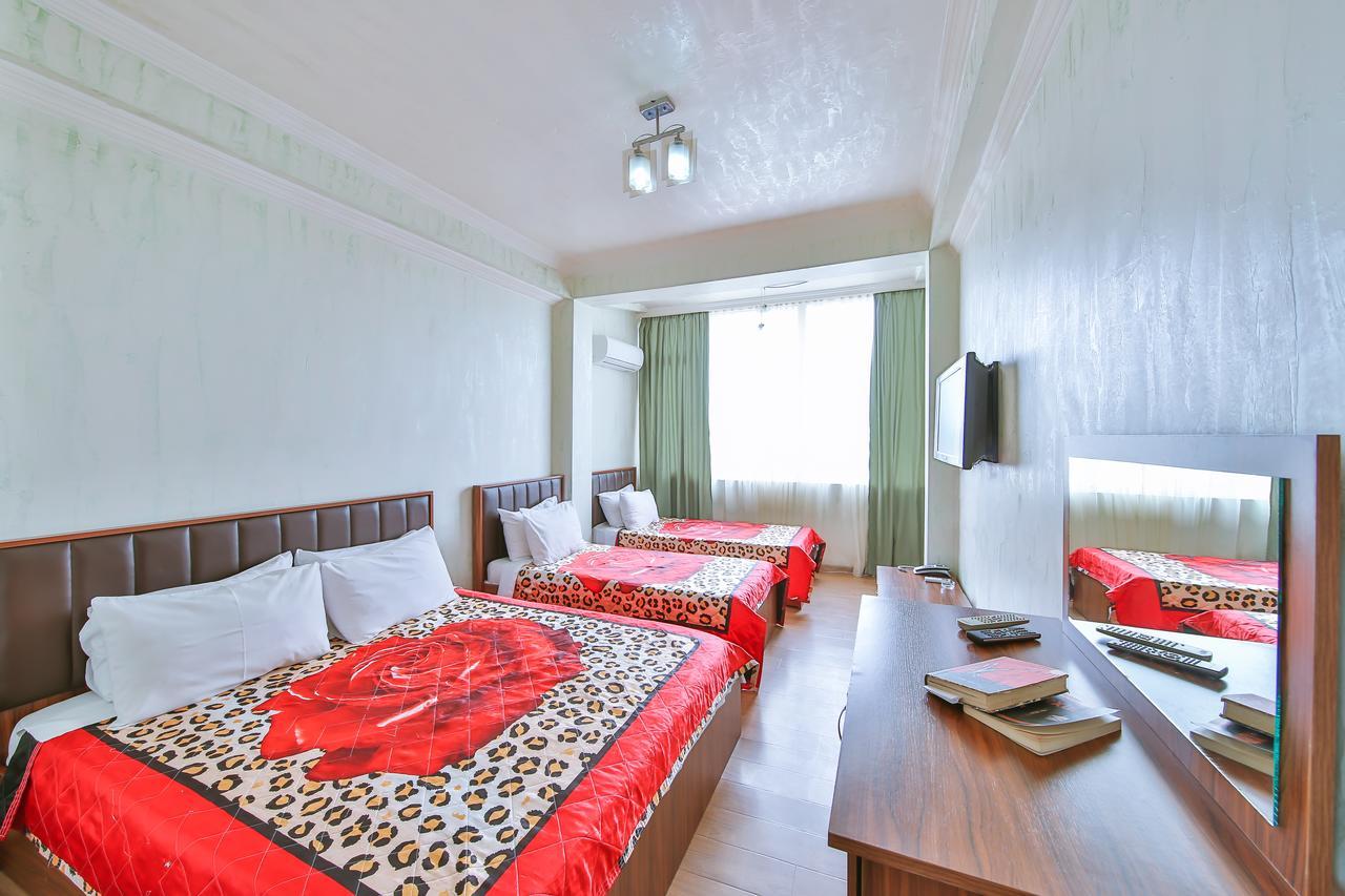 Royal Hotel Batumi Exterior photo