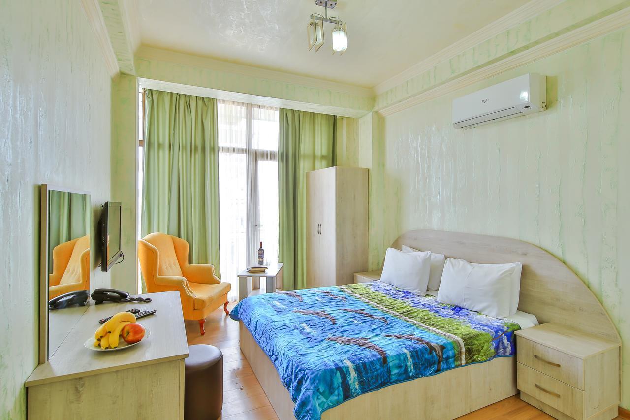 Royal Hotel Batumi Exterior photo